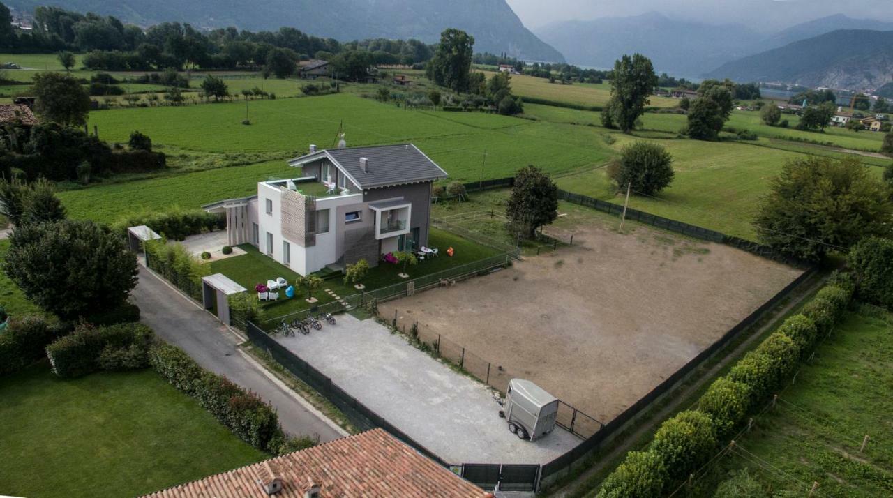 Art B&B Design Costa Volpino Exterior photo