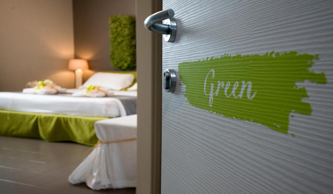 Art B&B Design Costa Volpino Exterior photo