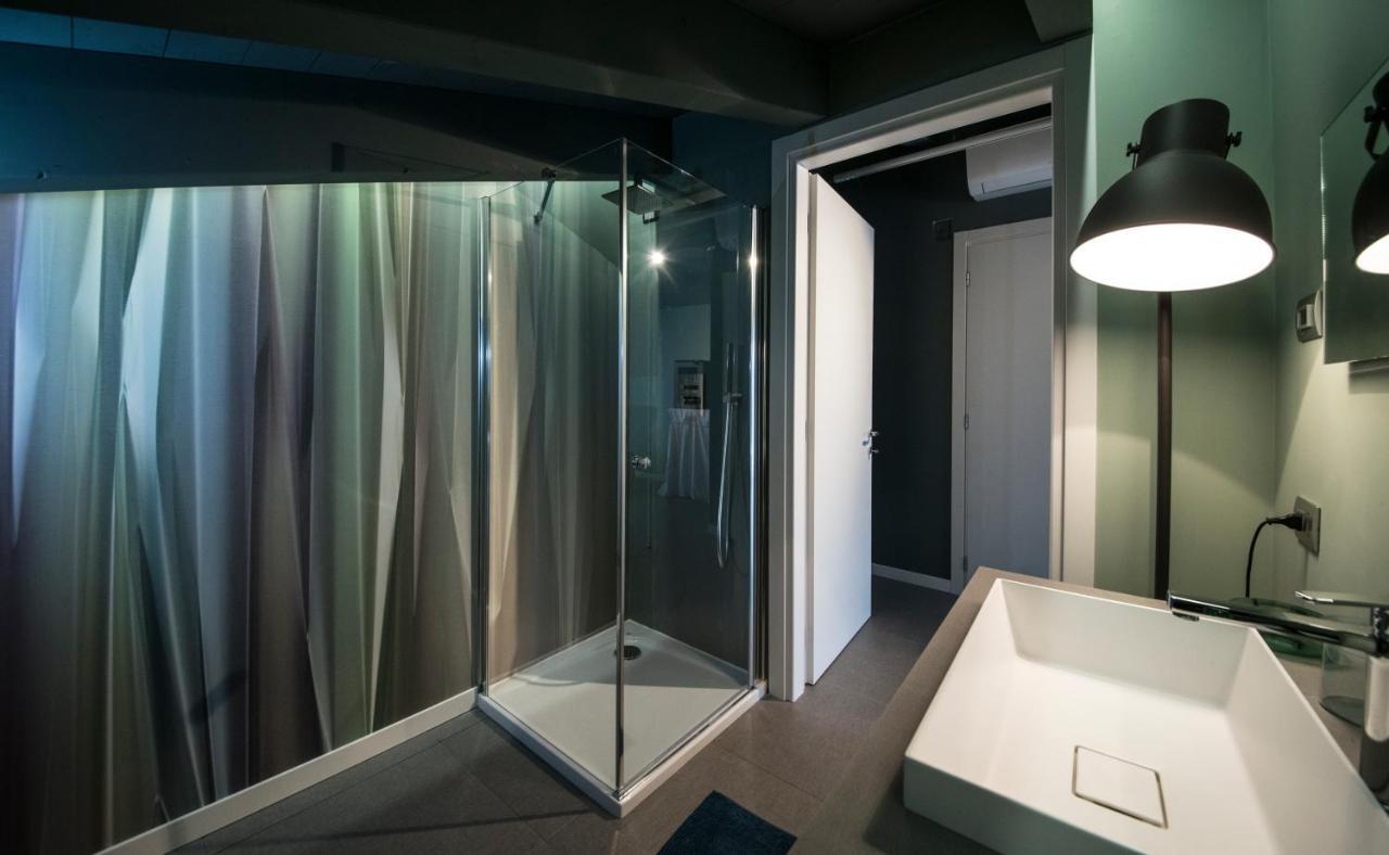 Art B&B Design Costa Volpino Exterior photo